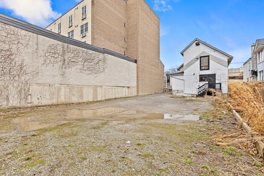 More Photos Of 196 King St, St Catharines Office For Sale