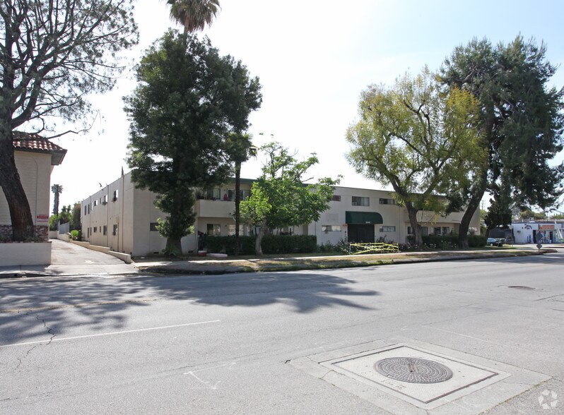 More Photos Of 6840 Kester Ave, Van Nuys Apartments For Sale