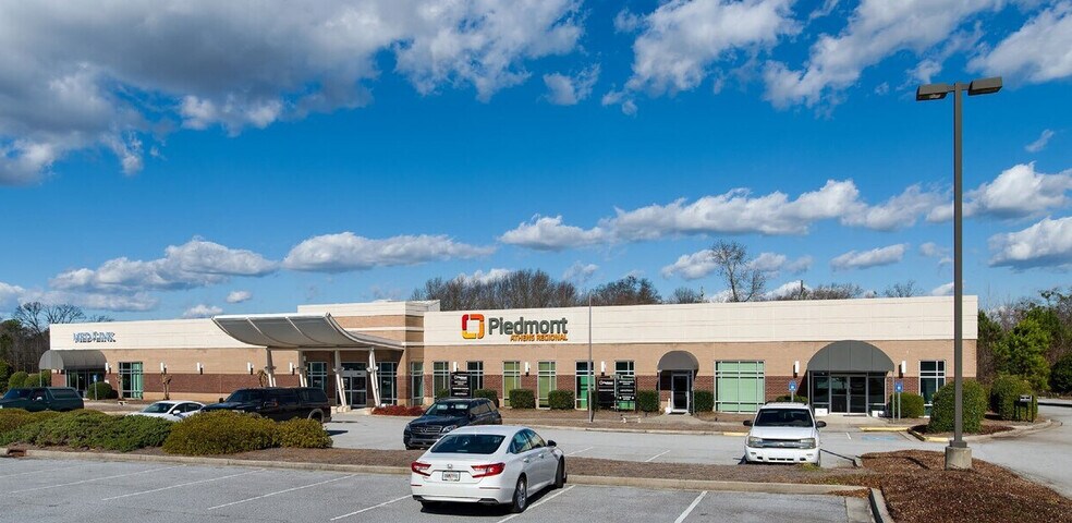 More Photos Of 930 Franklin Springs St, Royston Healthcare For Lease