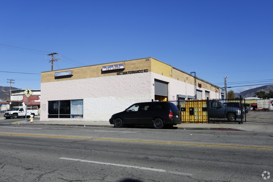 More Photos Of 1437 San Fernando Rd, San Fernando Showroom For Lease