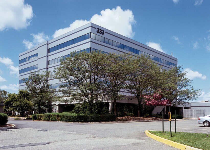Primary Photo Of 333 Meadowlands Pkwy, Secaucus Office For Lease