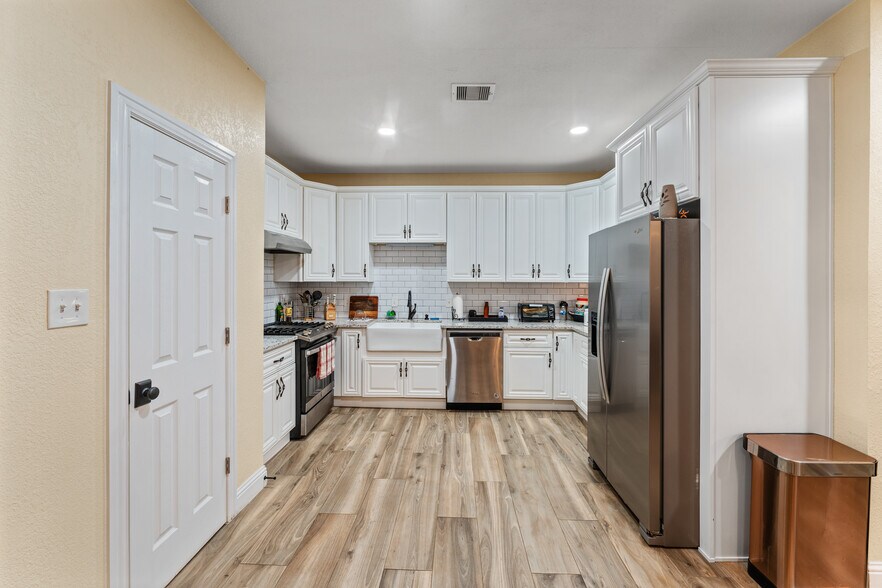 More Photos Of 23111 FM 1462 Rd, Damon Land For Sale