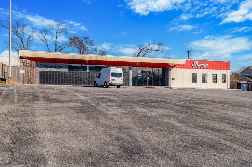 More Photos Of 101 Greenbank Rd, Wilmington Freestanding For Lease