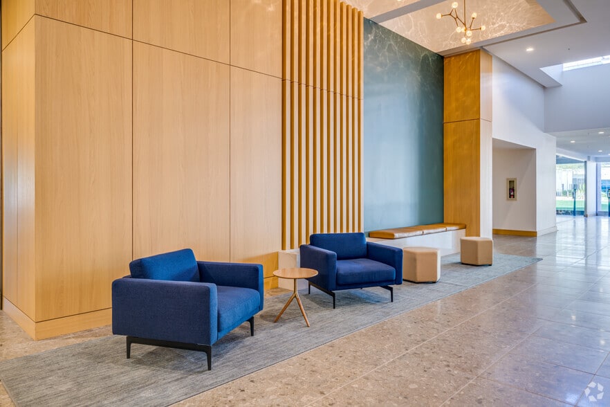 More Photos Of 3003 N Central Ave, Phoenix Office For Lease