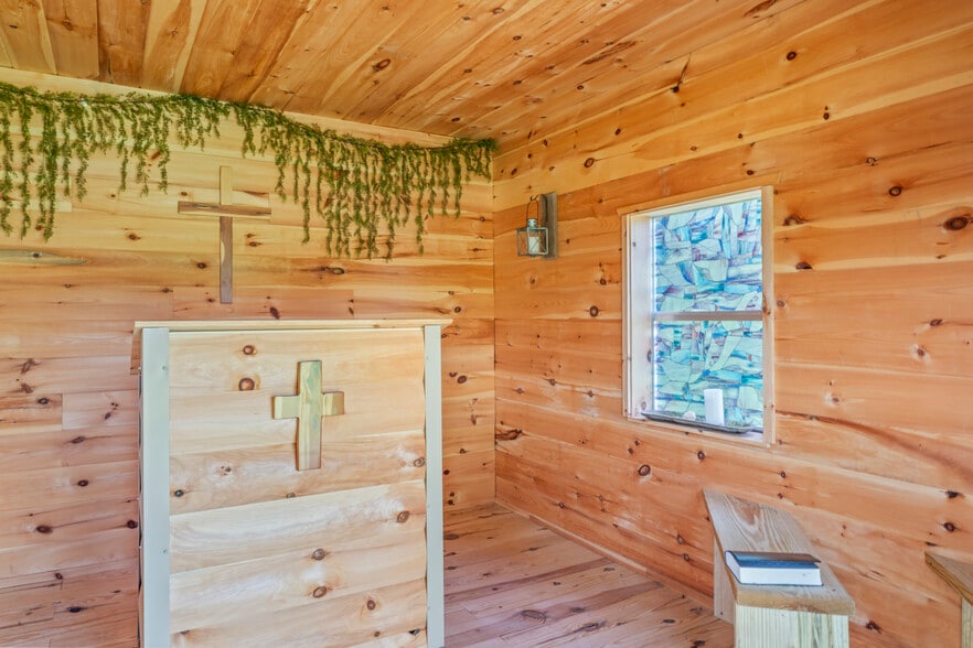 More Photos Of 104 Circle Rd, Newport Manufactured Housing Mobile Home Park For Sale