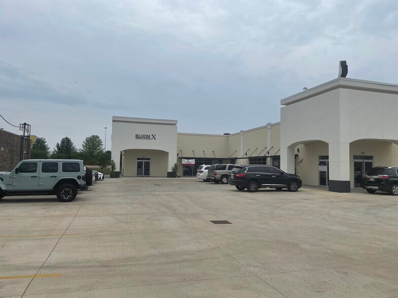 More Photos Of 484 Springridge Rd, Clinton General Retail For Lease