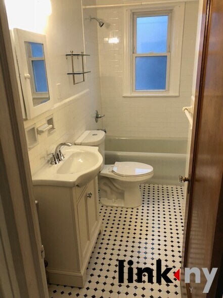 More Photos Of 65 Colin St, Yonkers Apartments For Sale