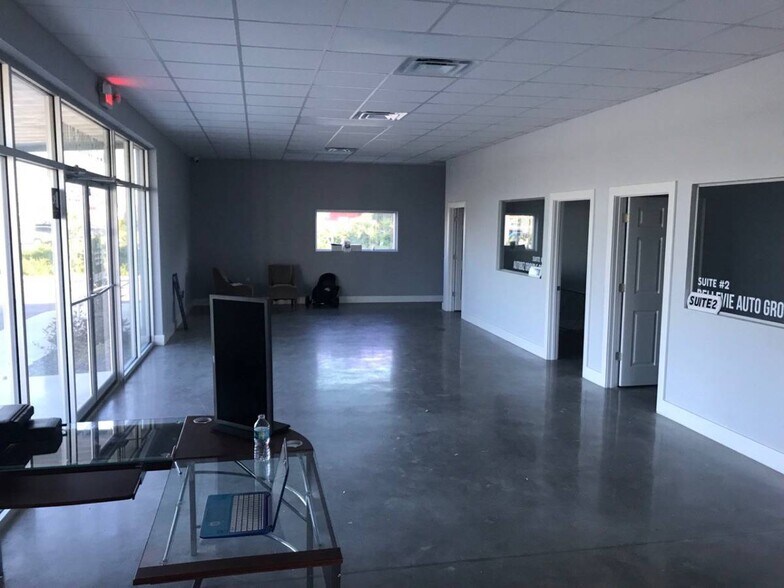 More Photos Of Saint Johns Bluff Rd N, Jacksonville Auto Repair For Lease