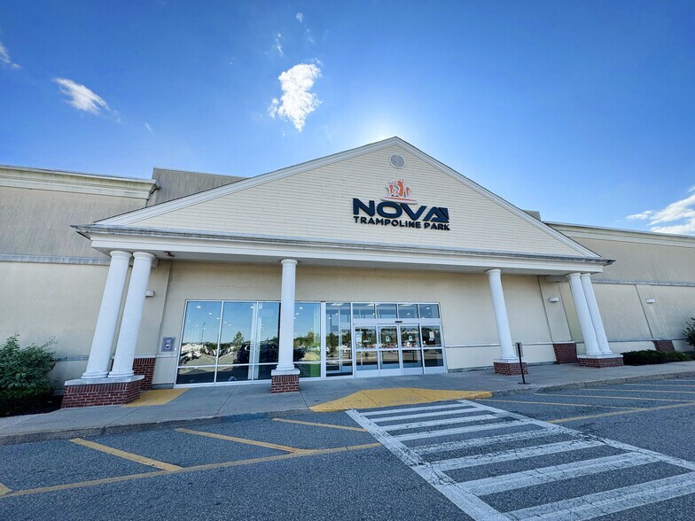 More Photos Of 10-105 Long Pond Rd, Plymouth Unknown For Lease