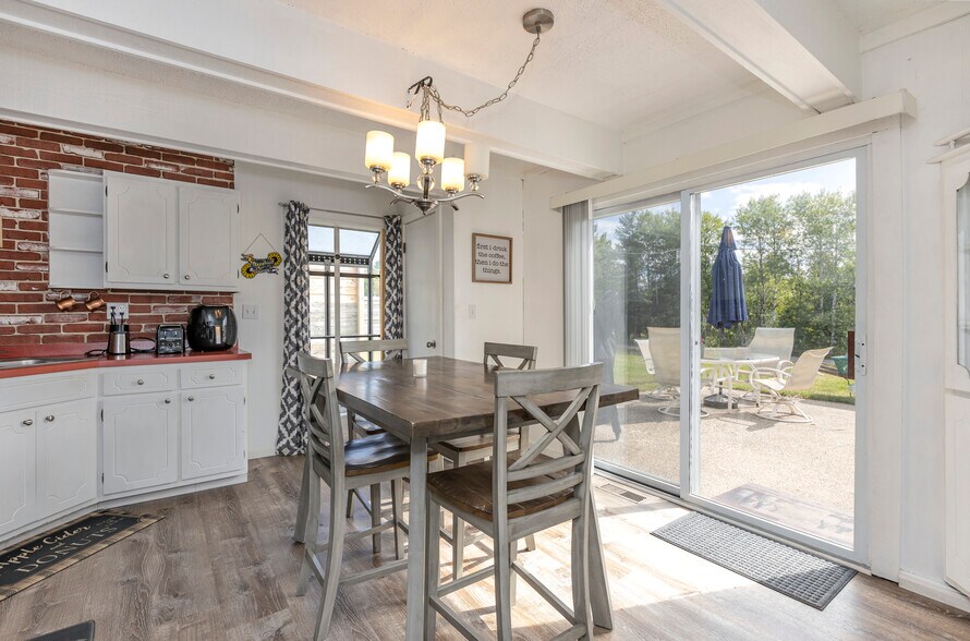 More Photos Of 6100 M-68 Hwy, Indian River Hotel For Sale