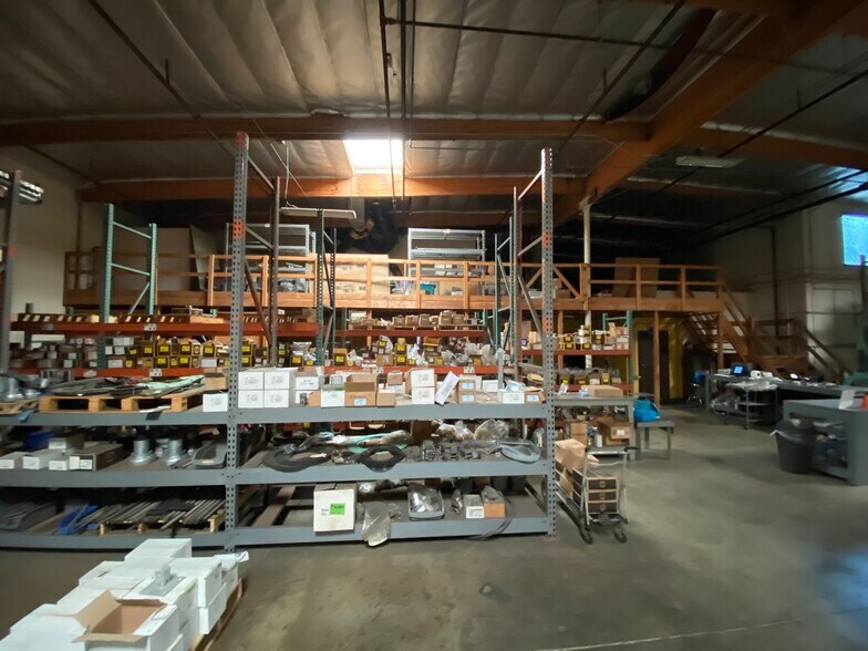 More Photos Of 13326 Elliot Ave, Chino Warehouse For Lease