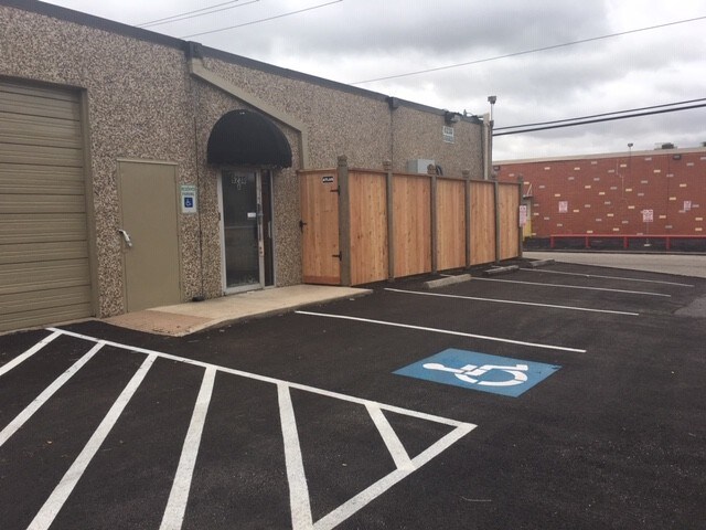 Primary Photo Of 6230 Evergreen St, Houston Light Distribution For Lease