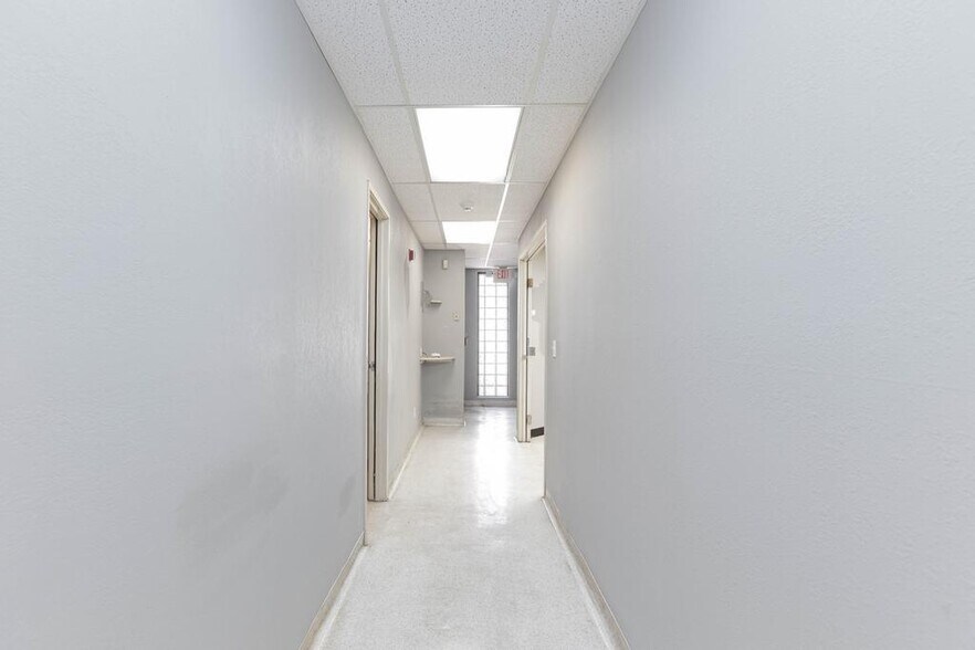 More Photos Of 872 E Sahara Ave, Las Vegas Medical For Lease