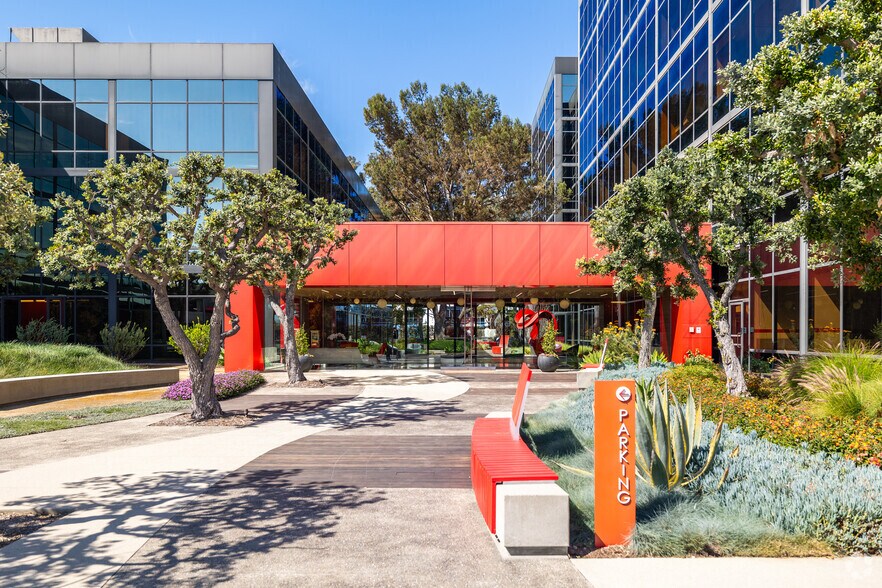 More Photos Of 2100 E Grand Ave, El Segundo Coworking Space