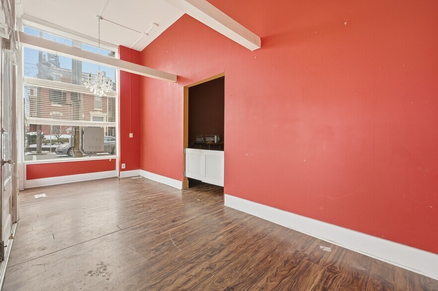 More Photos Of 1160-1164 S Brook St, Louisville Storefront Retail Office For Sale