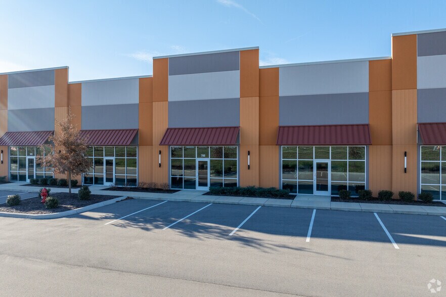 More Photos Of 485 International Dr, Jeffersonville Light Distribution For Lease