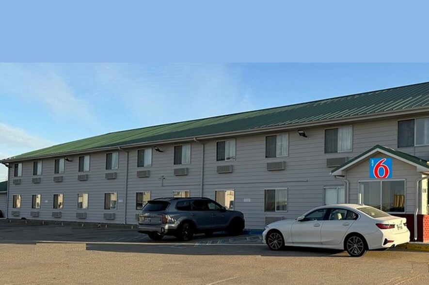 More Photos Of 110 Sodrac Dr, North Sioux City Hotel For Sale