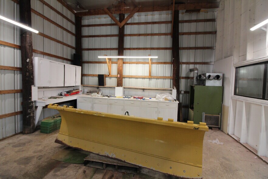 More Photos Of 1116B NJ-12 St, Frenchtown Flex For Lease