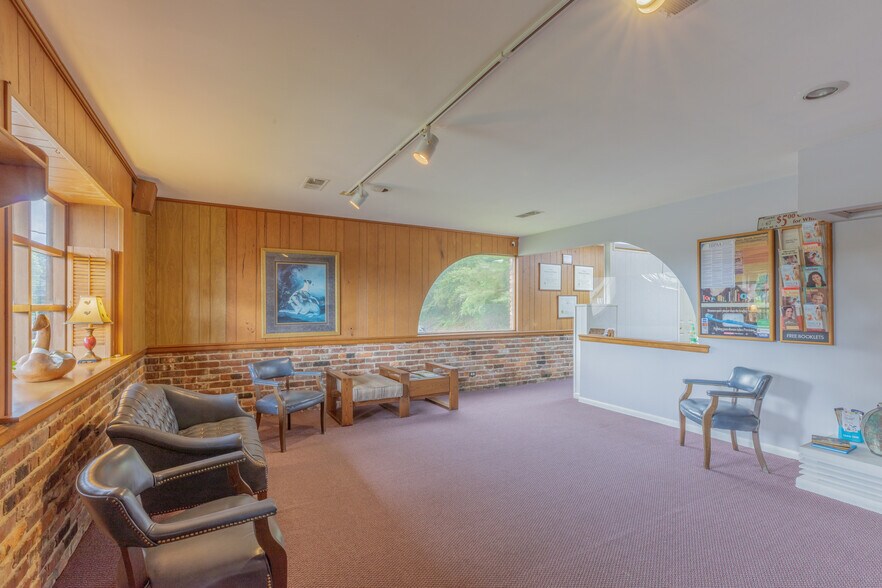 More Photos Of 4135 Hixson Pike, Chattanooga Office For Sale