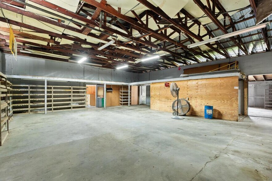 More Photos Of 15928 County Road 108, Hilliard Service For Sale