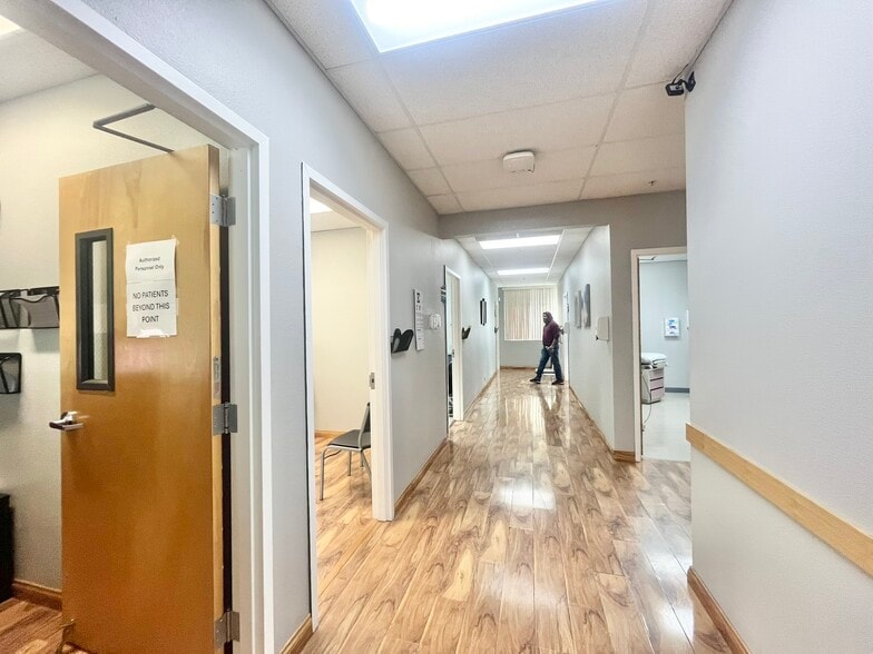 More Photos Of 2485 Sunrise Blvd, Gold River Office For Sale