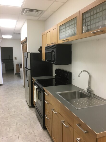 More Photos Of 480 State Rd, Bensalem Light Manufacturing For Lease