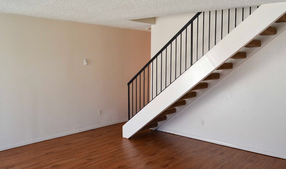 More Photos Of 1150 11th St, Imperial Beach Apartments For Sale