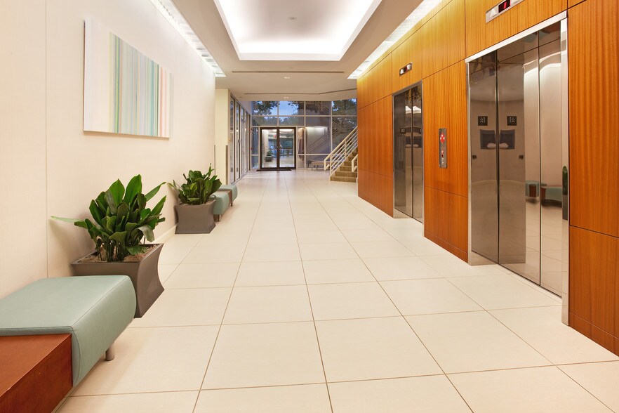 Primary Photo Of 44084 Riverside Pky, Lansdowne Office For Sale