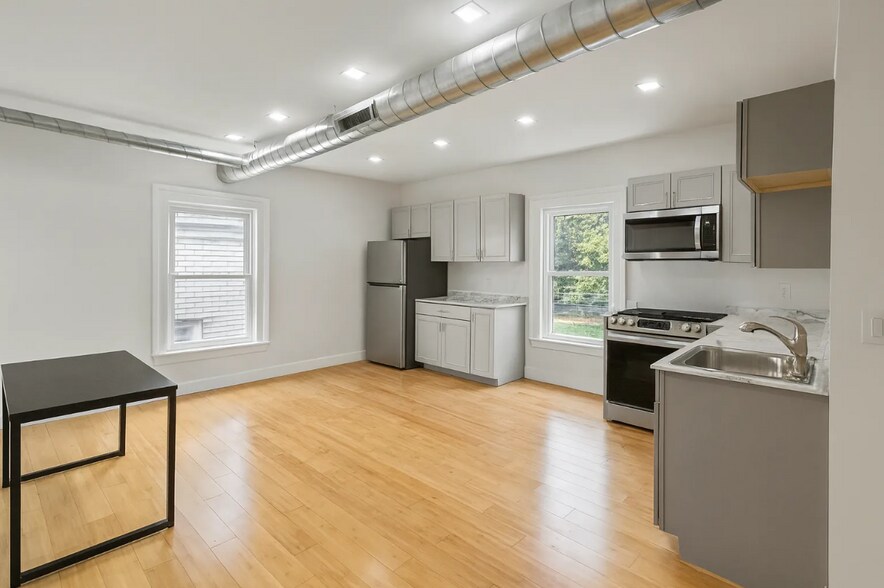 More Photos Of 33 Pine St, Binghamton Storefront Retail Residential For Sale