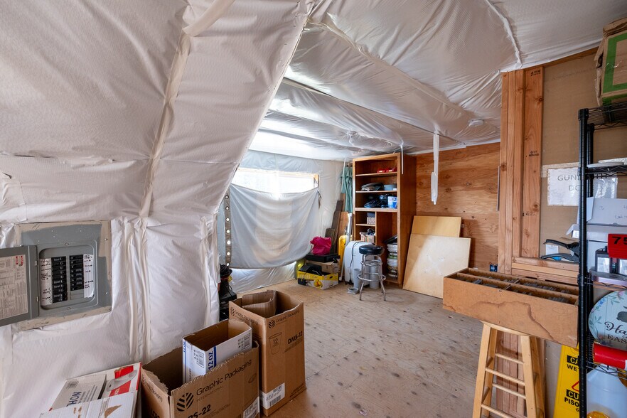 More Photos Of 14969 W Bow Hill Rd, Bow Bar For Sale