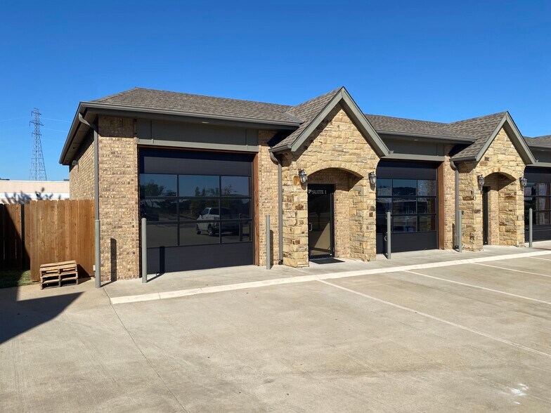 More Photos Of 7810 NW 94th St, Oklahoma City Storefront Retail Office For Lease