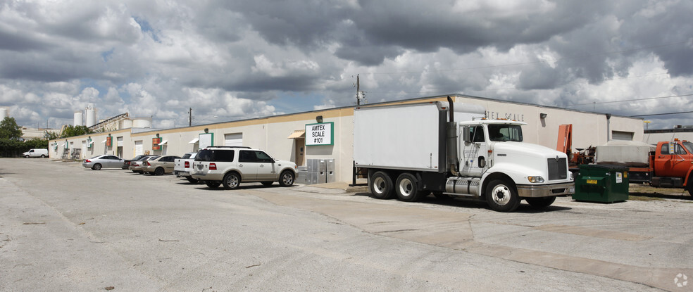 Primary Photo Of 820 Shelby Ln, Austin Warehouse For Lease