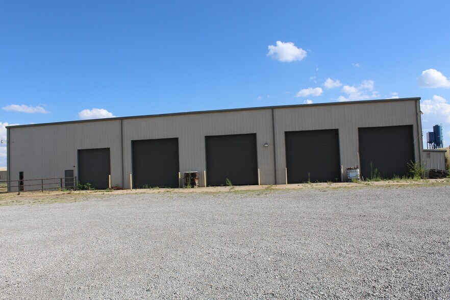 More Photos Of 507 48th St, Woodward Warehouse For Sale