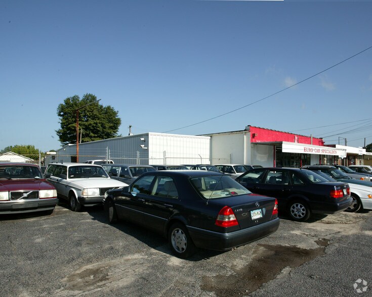 More Photos Of 411 Poinsett Hwy, Greenville Auto Repair For Sale