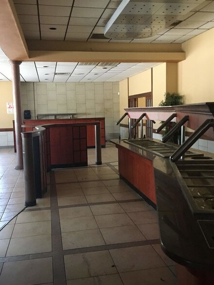 More Photos Of 5151 Avenue H, Rosenberg Restaurant For Sale