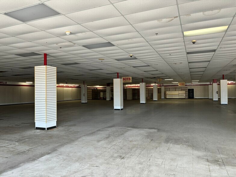 More Photos Of 2250-2334 Boca Chica Blvd, Brownsville Unknown For Lease