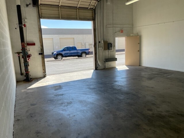More Photos Of 7725 E Redfield Rd, Scottsdale Warehouse For Sale
