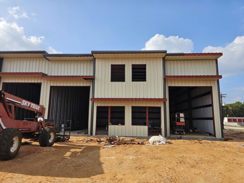 More Photos Of 14535 Lake Business Dr, Conroe Warehouse For Sale