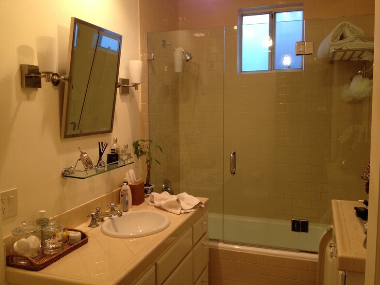 More Photos Of 751 N Hayworth Ave, Los Angeles Apartments For Sale