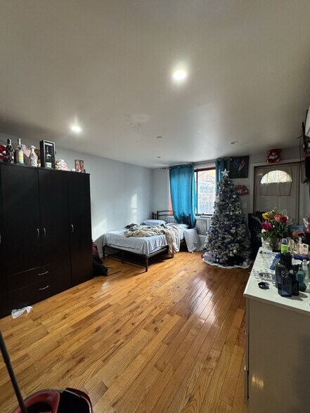 More Photos Of 11242 38th Ave, Corona Apartments For Sale