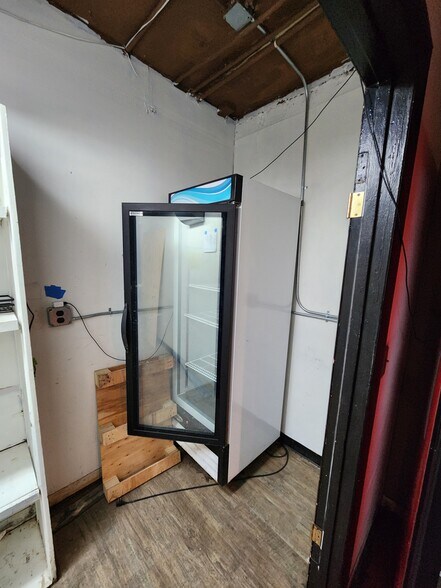 More Photos Of 321 N Main St, Hendersonville Restaurant For Lease