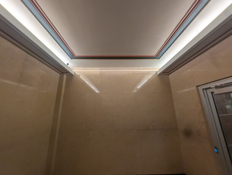 More Photos Of 219 N Main St, Bryan Office For Lease