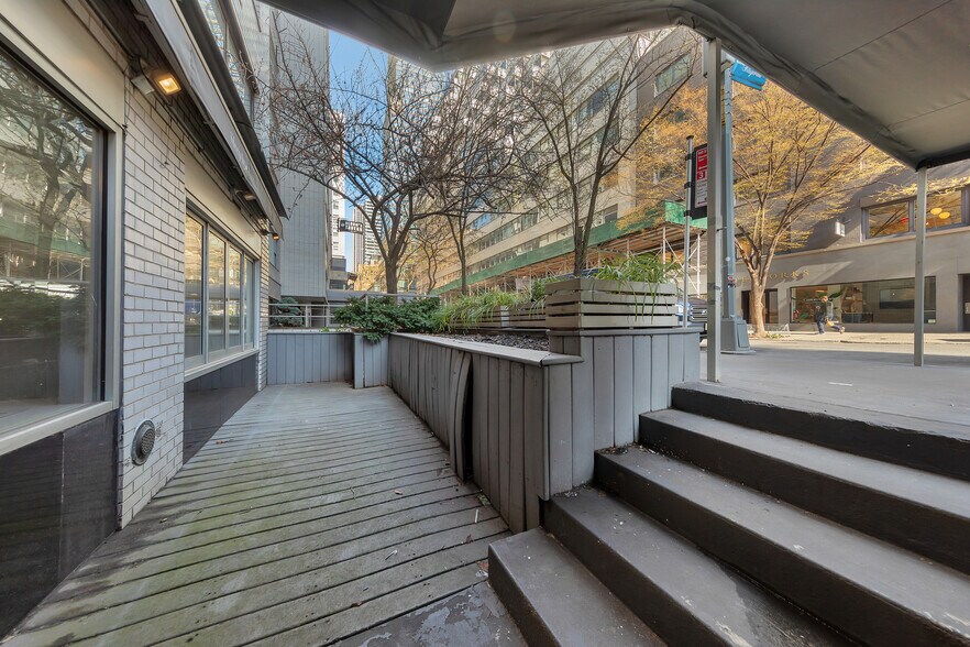 More Photos Of 222 E 58th St, New York Apartments For Lease