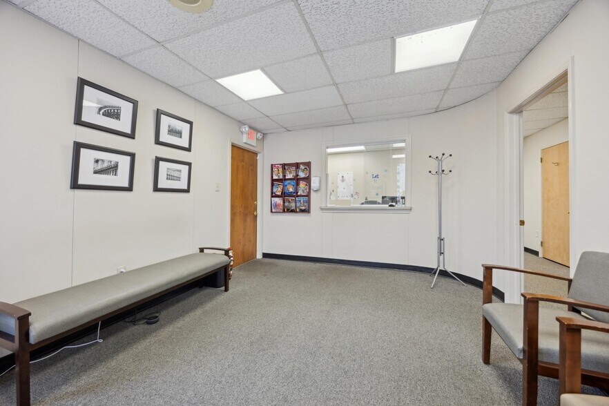 More Photos Of 1569 Medical Dr, Pottstown Office For Lease
