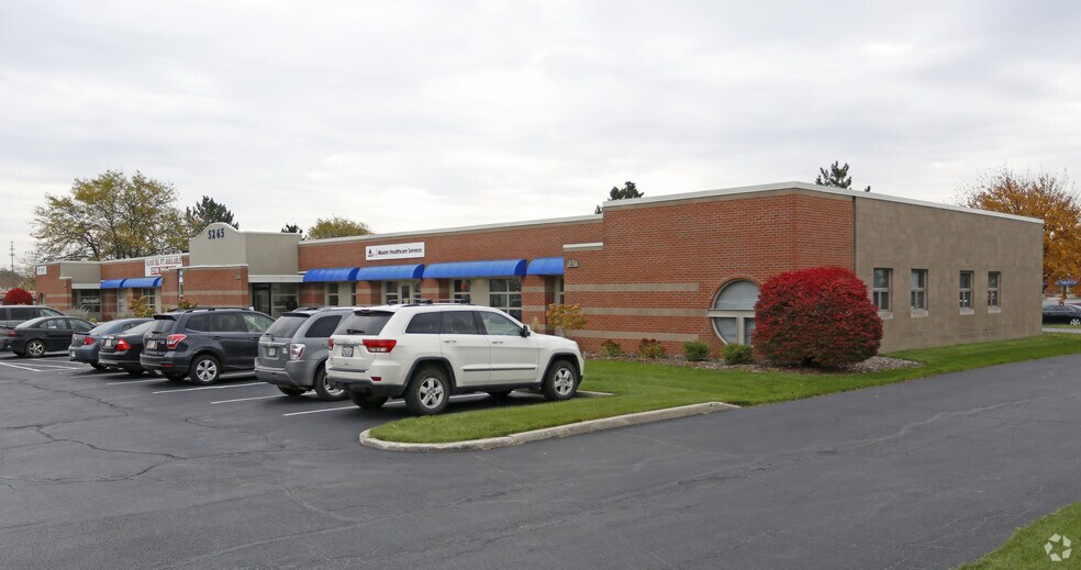 More Photos Of 5201 Fountain Dr, Crown Point Unknown For Lease