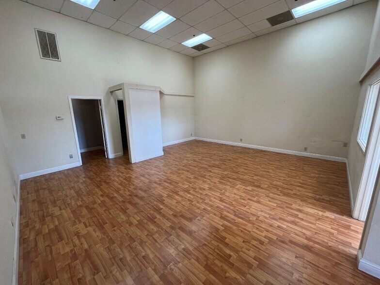 More Photos Of 425 Military East St, Benicia Freestanding For Lease