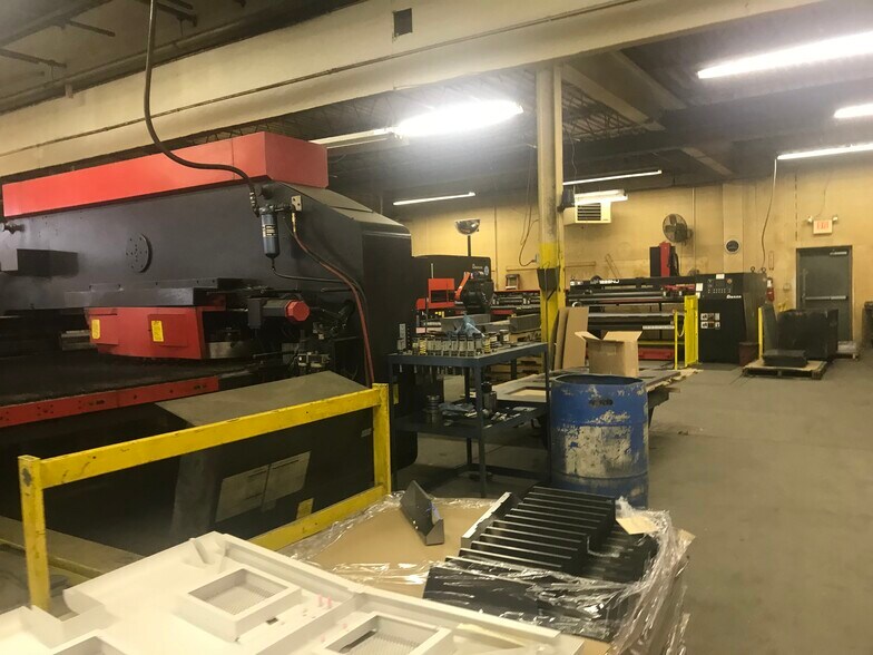 More Photos Of 2025 Brighton Henrietta Town Line Rd, Rochester Manufacturing For Lease