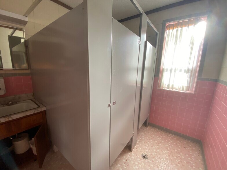 More Photos Of 8247 Morman Temple, Baker Specialty For Sale