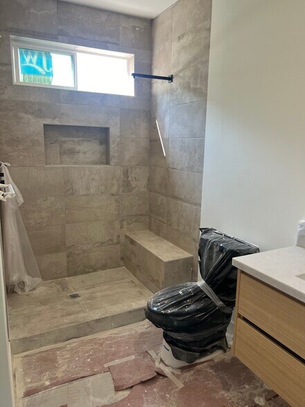 More Photos Of 13694 Erwin St, Van Nuys Apartments For Lease