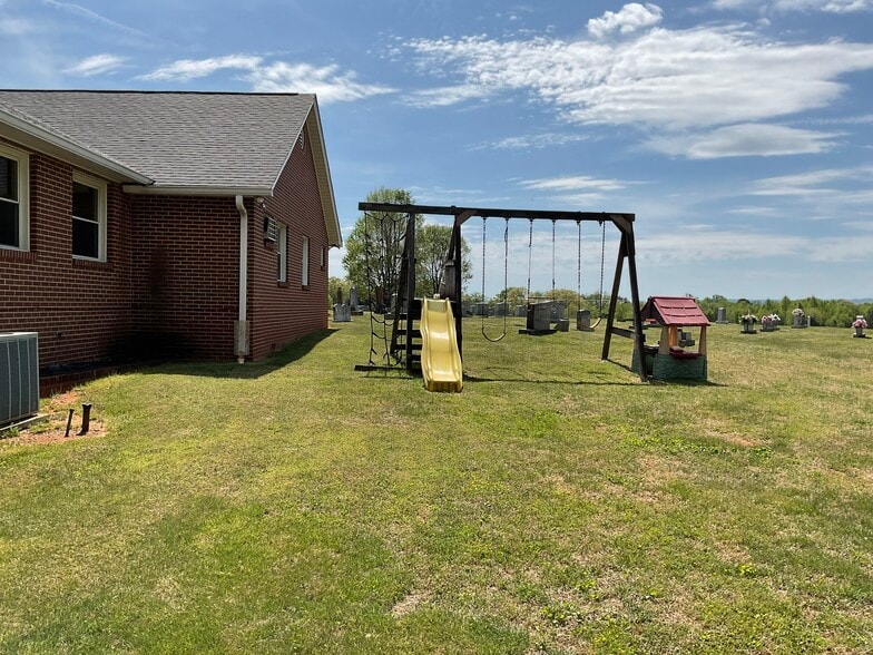 More Photos Of 291 Klondike Rd, State Road Religious Facility For Sale